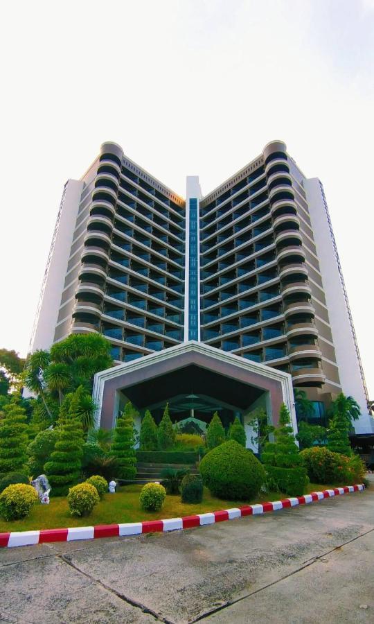 First Pacific Cirrus Hotel Pattaja Kültér fotó