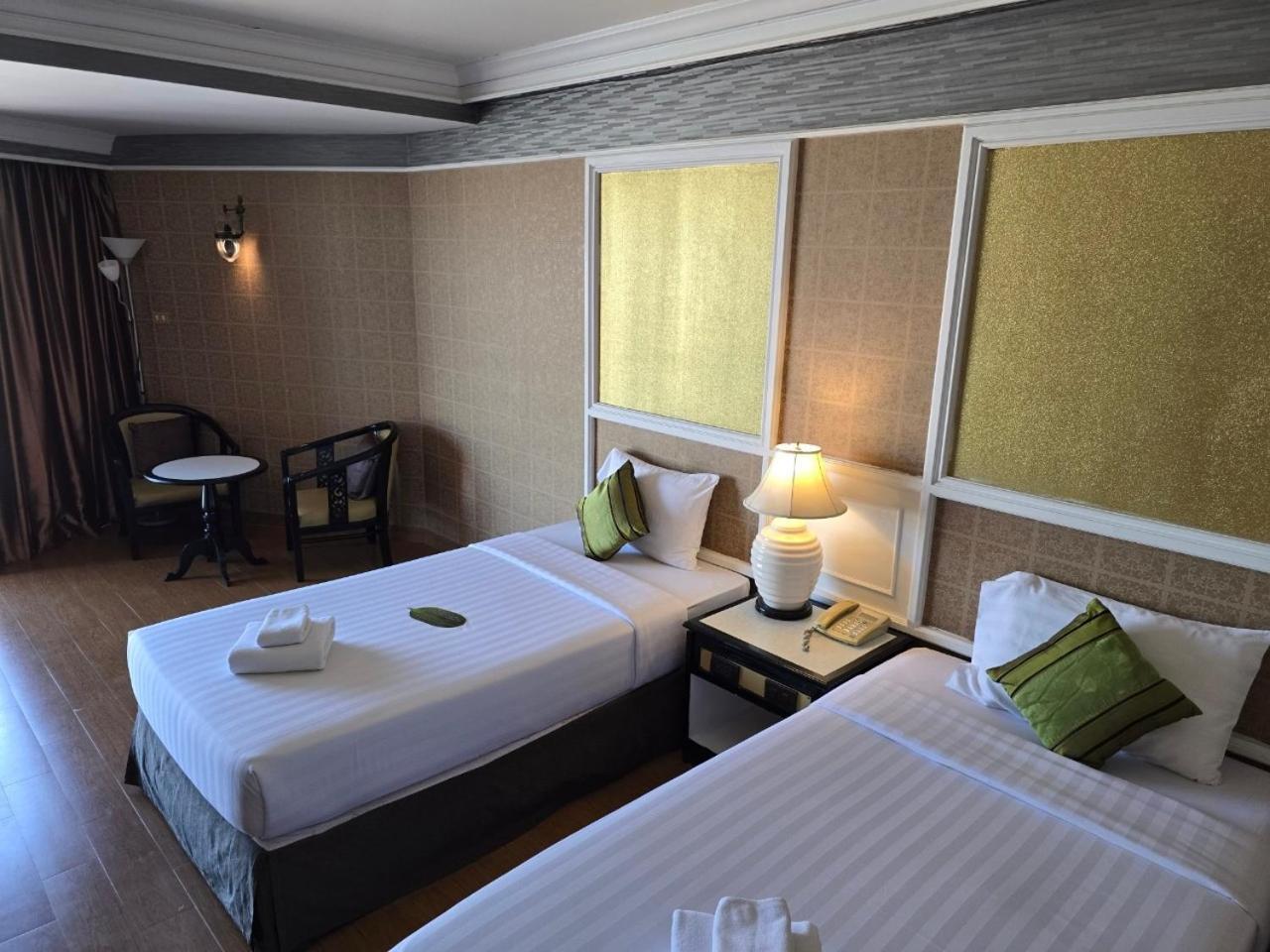 First Pacific Cirrus Hotel Pattaja Kültér fotó