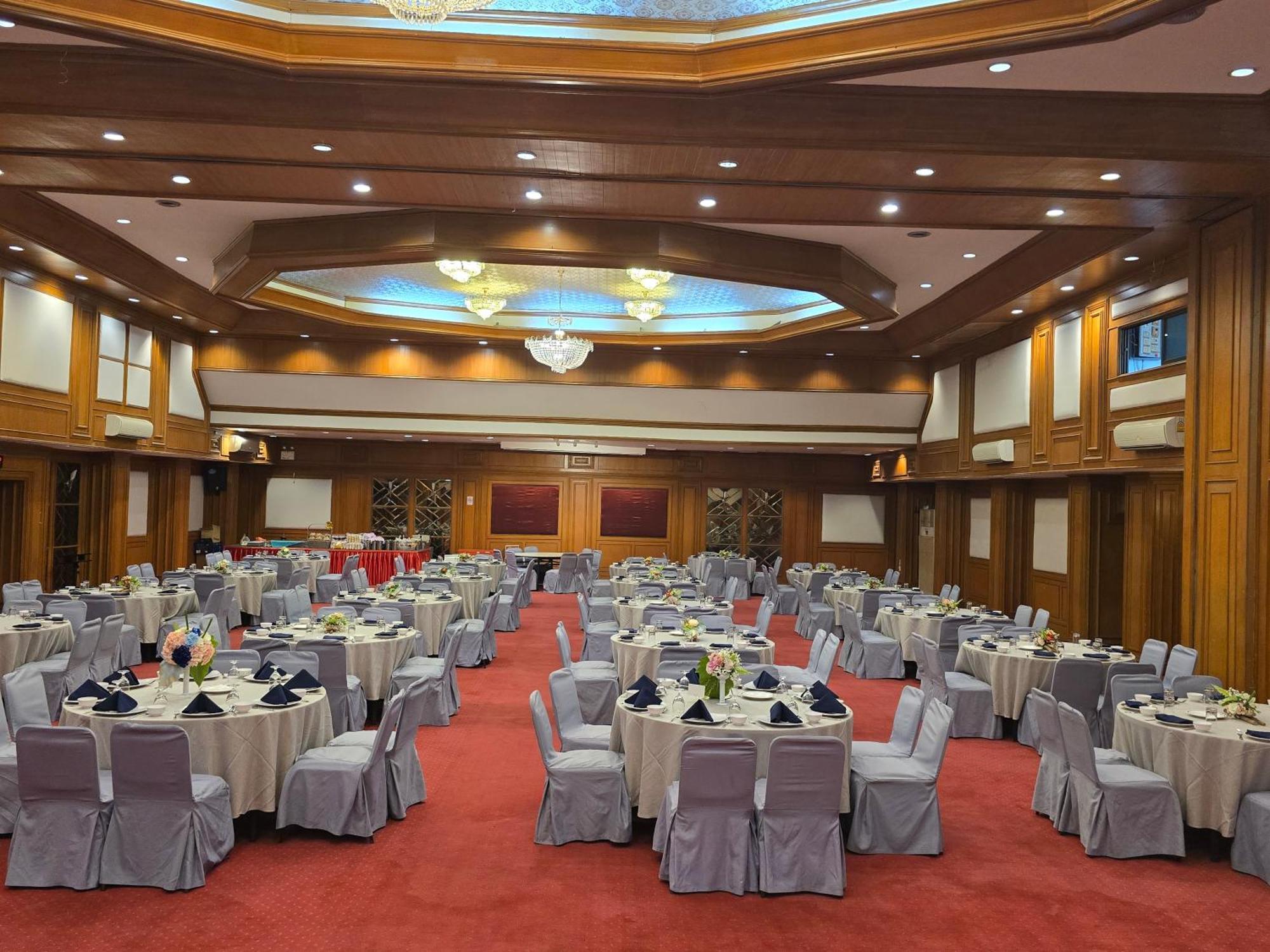 First Pacific Cirrus Hotel Pattaja Kültér fotó