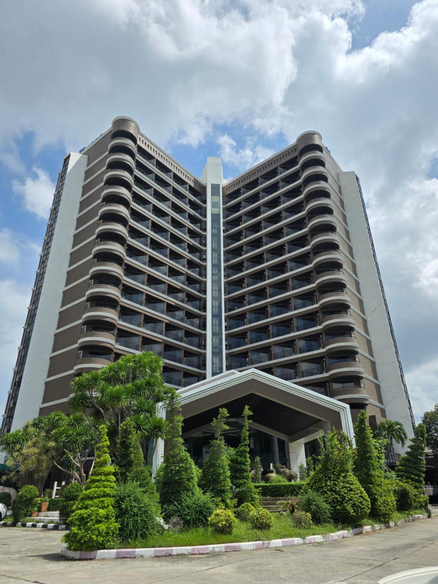 First Pacific Cirrus Hotel Pattaja Kültér fotó