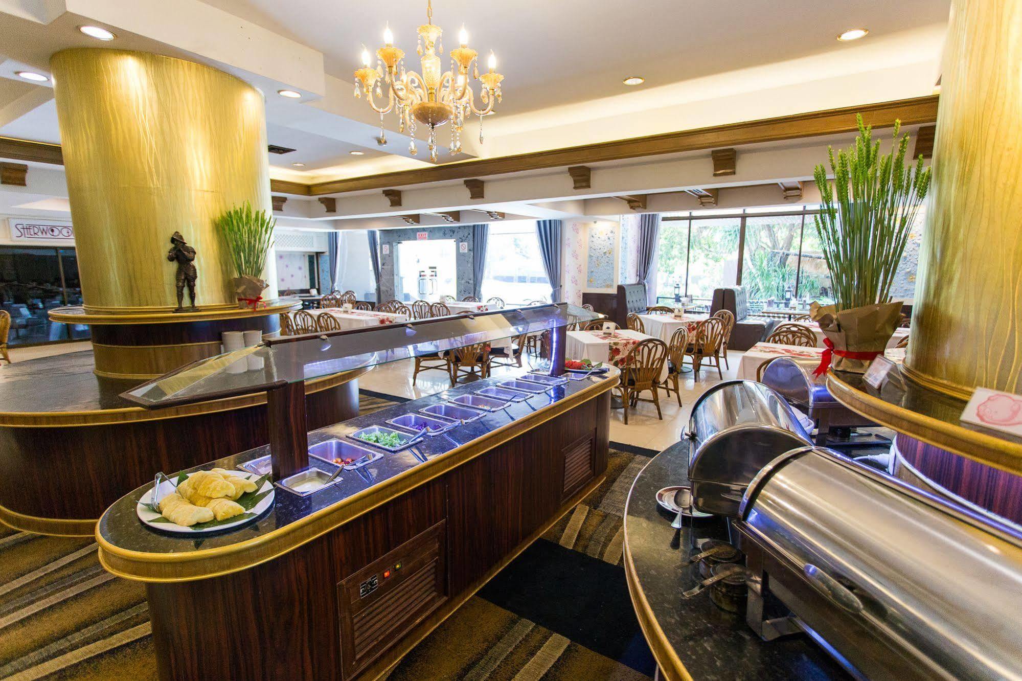 First Pacific Cirrus Hotel Pattaja Kültér fotó